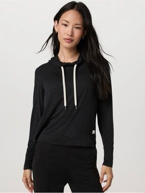Vuori Halo Essential Hoodie in Black Heather